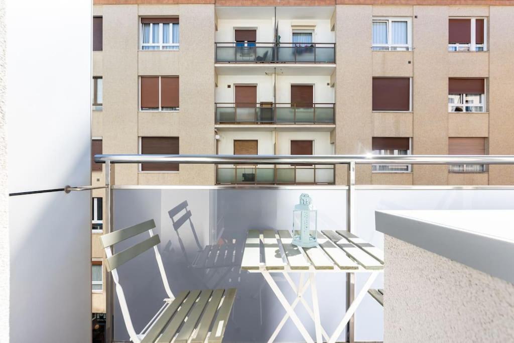 Terraza Playa Y Calle Peatonal Ess03377 산세바스티안 외부 사진